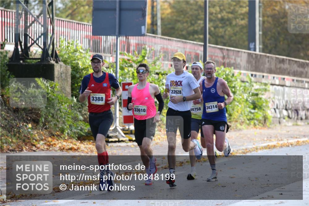 25.10.2026 - hella hamburg halbmarathon Jannik Wohlers http://msf.ph/oto/10848199 25.10.2026 10:15:13 Lombardsbrücke 22899, 6342, 22628, 33610, 3388, 34314 meine-sportfotos.de
