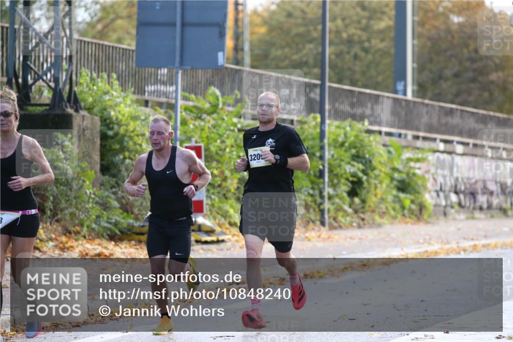 25.10.2026 - hella hamburg halbmarathon Jannik Wohlers http://msf.ph/oto/10848240 25.10.2026 10:15:26 Lombardsbrücke 21049, 20014, 25044, 10760, 10985, 3745, 21386, 32091 meine-sportfotos.de