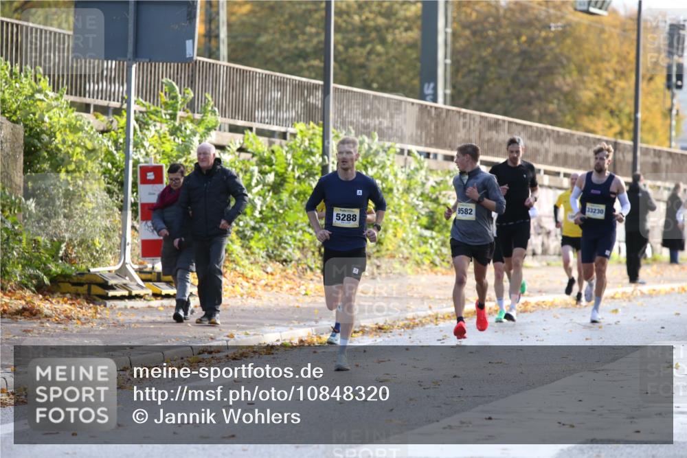 25.10.2026 - hella hamburg halbmarathon Jannik Wohlers http://msf.ph/oto/10848320 25.10.2026 10:16:04 Lombardsbrücke  meine-sportfotos.de