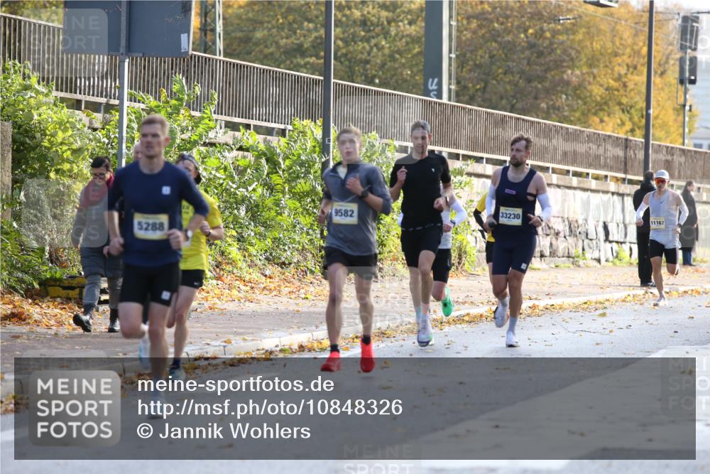 25.10.2026 - hella hamburg halbmarathon Jannik Wohlers http://msf.ph/oto/10848326 25.10.2026 10:16:05 Lombardsbrücke 5288 meine-sportfotos.de