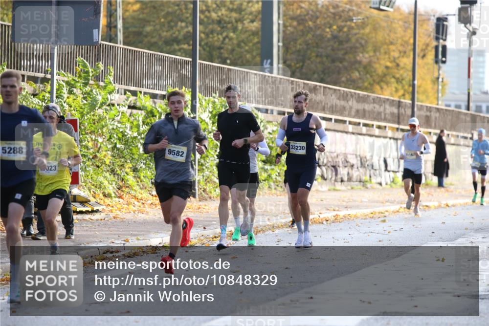 25.10.2026 - hella hamburg halbmarathon Jannik Wohlers http://msf.ph/oto/10848329 25.10.2026 10:16:06 Lombardsbrücke 5288 meine-sportfotos.de