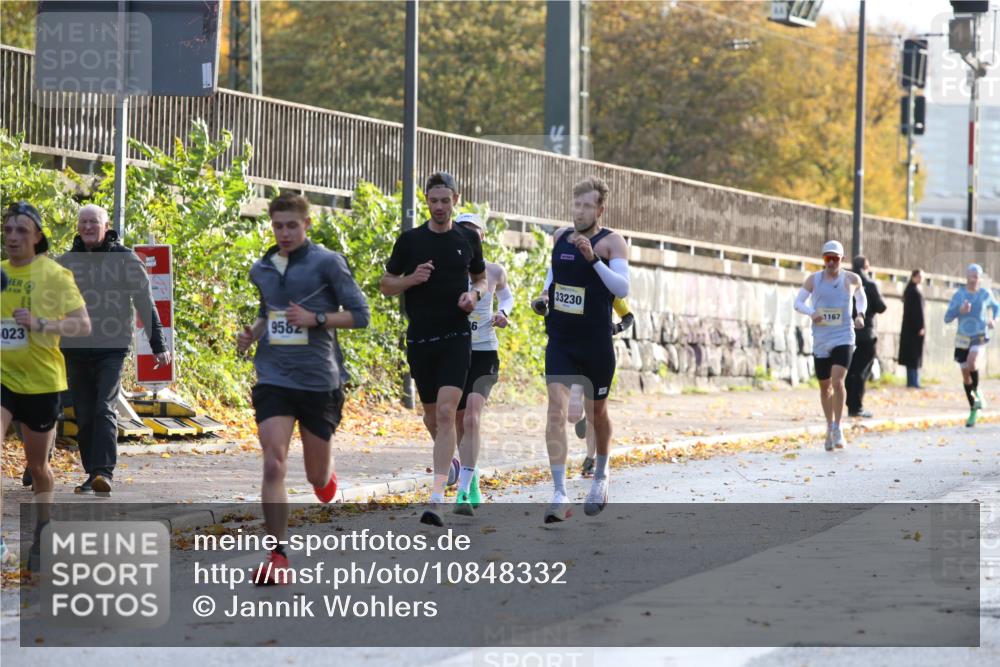 25.10.2026 - hella hamburg halbmarathon Jannik Wohlers http://msf.ph/oto/10848332 25.10.2026 10:16:06 Lombardsbrücke 5288 meine-sportfotos.de