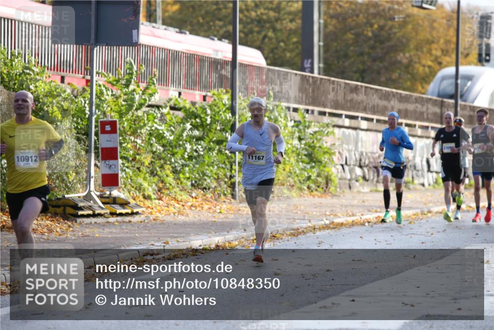25.10.2026 - hella hamburg halbmarathon Jannik Wohlers http://msf.ph/oto/10848350 25.10.2026 10:16:10 Lombardsbrücke 5288, 35023, 9582, 33230, 31468, 24696, 10912 meine-sportfotos.de