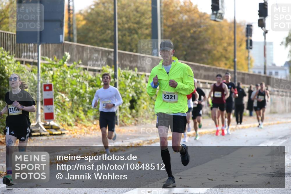 25.10.2026 - hella hamburg halbmarathon Jannik Wohlers http://msf.ph/oto/10848512 25.10.2026 10:17:13 Lombardsbrücke 30218, 30331, 1999, 22520, 30016, 30014, 13755, 2154, 2321 meine-sportfotos.de