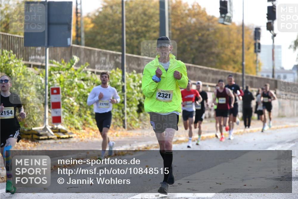 25.10.2026 - hella hamburg halbmarathon Jannik Wohlers http://msf.ph/oto/10848515 25.10.2026 10:17:14 Lombardsbrücke 30218, 30331, 1999, 22520, 30014, 30016, 13755, 2154, 2321 meine-sportfotos.de