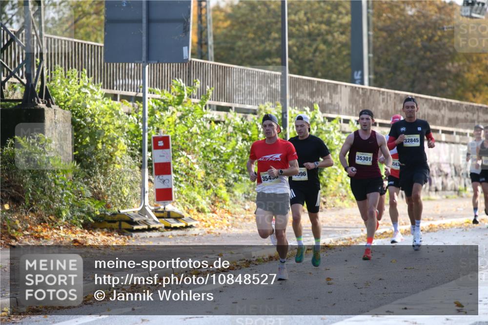 25.10.2026 - hella hamburg halbmarathon Jannik Wohlers http://msf.ph/oto/10848527 25.10.2026 10:17:16 Lombardsbrücke 1999, 30331, 30014, 30016, 22520, 13755, 2154, 2321, 23702 meine-sportfotos.de