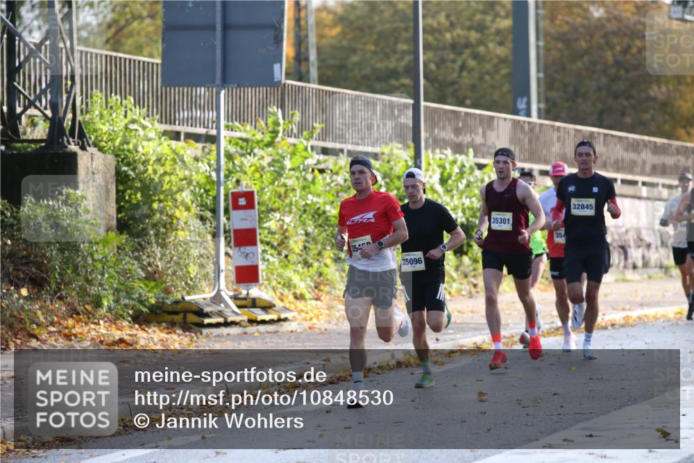 25.10.2026 - hella hamburg halbmarathon Jannik Wohlers http://msf.ph/oto/10848530 25.10.2026 10:17:16 Lombardsbrücke 1999, 30331, 30016, 30014, 22520, 13755, 2154, 2321, 23702 meine-sportfotos.de