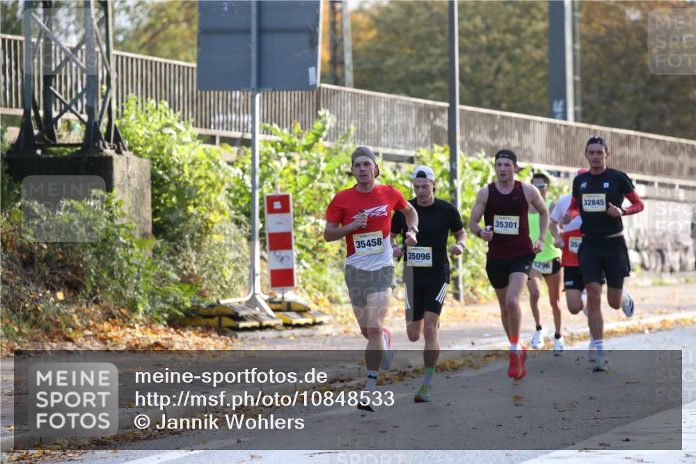 25.10.2026 - hella hamburg halbmarathon Jannik Wohlers http://msf.ph/oto/10848533 25.10.2026 10:17:16 Lombardsbrücke 1999, 30331, 30014, 30016, 22520, 13755, 2154, 2321, 23702 meine-sportfotos.de