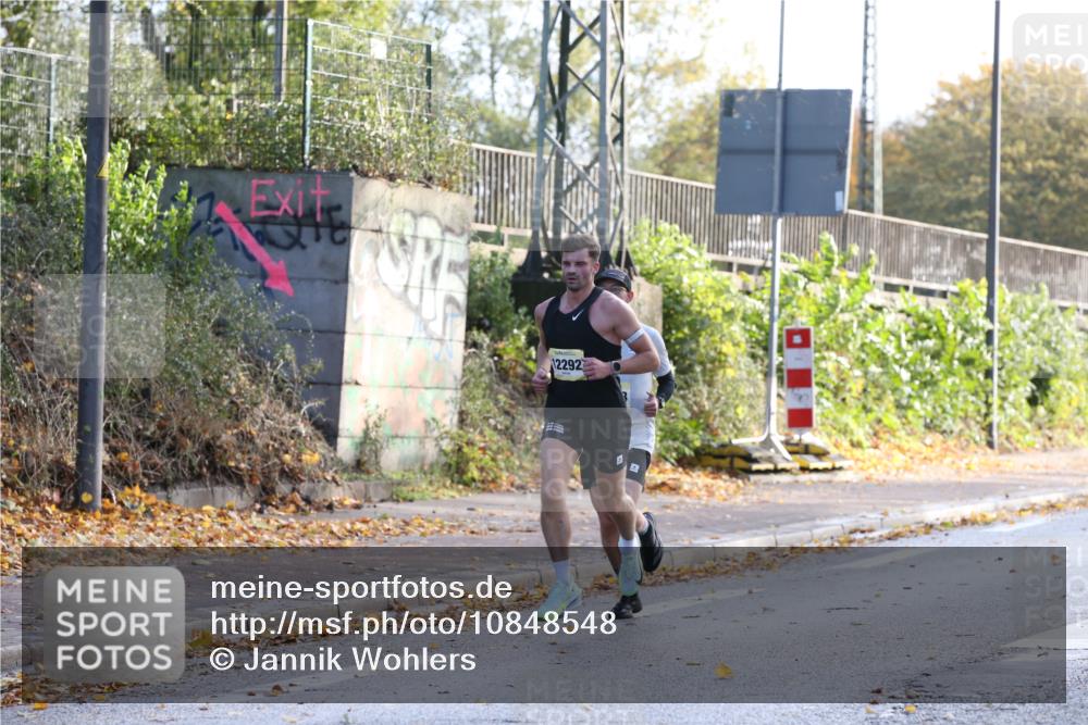 25.10.2026 - hella hamburg halbmarathon Jannik Wohlers http://msf.ph/oto/10848548 25.10.2026 10:17:22 Lombardsbrücke 35458, 35301, 35096, 32845, 35439, 3296, 12292, 34853 meine-sportfotos.de