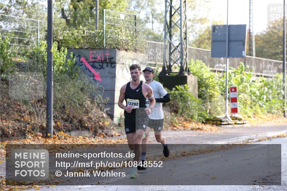 25.10.2026 - hella hamburg halbmarathon Jannik Wohlers http://msf.ph/oto/10848552 25.10.2026 10:17:23 Lombardsbrücke 35458, 35301, 35096, 32845, 35439, 3296, 12292, 34853 meine-sportfotos.de