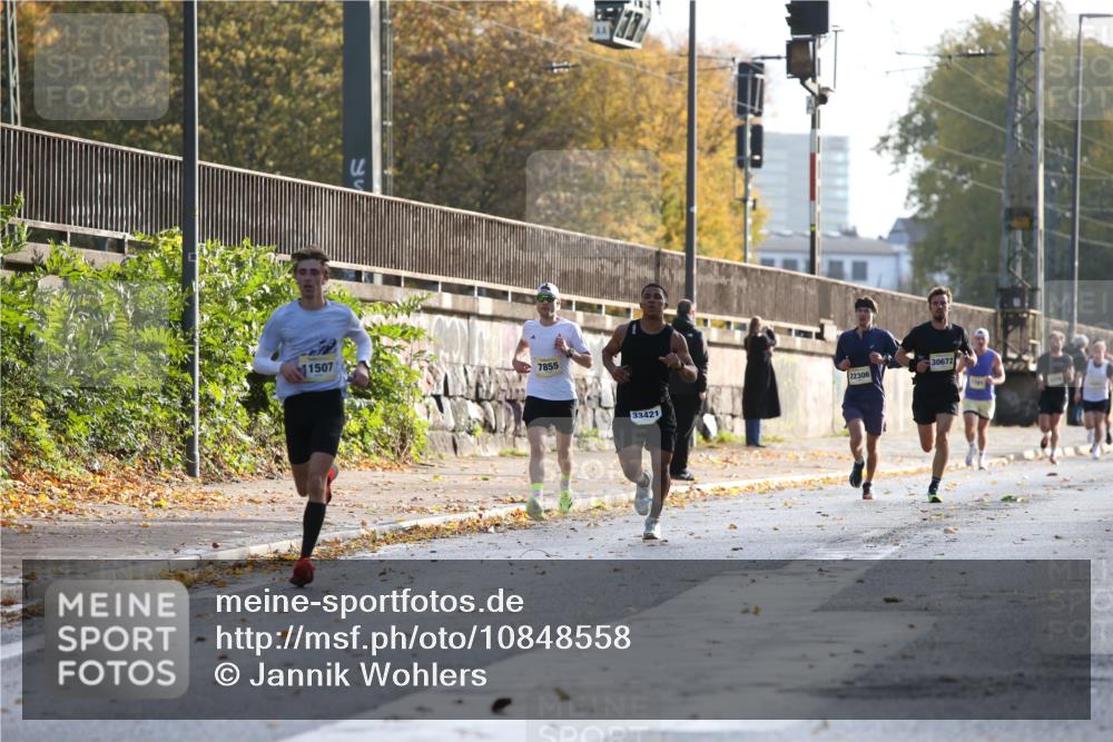 25.10.2026 - hella hamburg halbmarathon Jannik Wohlers http://msf.ph/oto/10848558 25.10.2026 10:17:25 Lombardsbrücke 32845, 35439, 3296, 12292, 34853 meine-sportfotos.de
