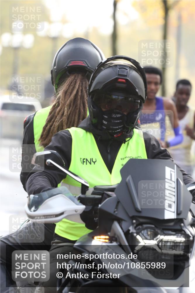 25.10.2026 - hella hamburg halbmarathon Antke Förster http://msf.ph/oto/10855989 25.10.2026 10:07:43 Lombardsbrücke 10, 1, 19, 24, 3, 54, 29, 8 meine-sportfotos.de