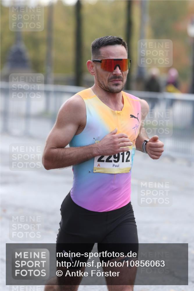 25.10.2026 - hella hamburg halbmarathon Antke Förster http://msf.ph/oto/10856063 25.10.2026 10:10:25 Lombardsbrücke 22912 meine-sportfotos.de