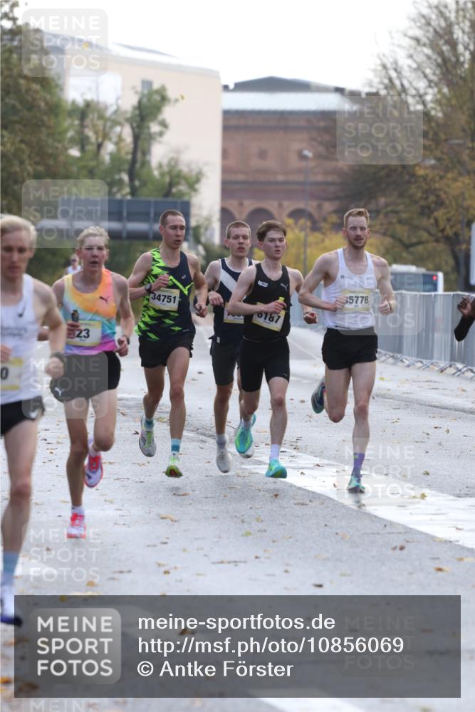 25.10.2026 - hella hamburg halbmarathon Antke Förster http://msf.ph/oto/10856069 25.10.2026 10:10:51 Lombardsbrücke 20, 23, 16804, 6187, 31, 46, 35778, 34751, 34074 meine-sportfotos.de