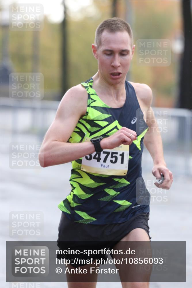25.10.2026 - hella hamburg halbmarathon Antke Förster http://msf.ph/oto/10856093 25.10.2026 10:10:57 Lombardsbrücke 23, 16804, 6187, 31, 46, 35778, 34751, 34074 meine-sportfotos.de