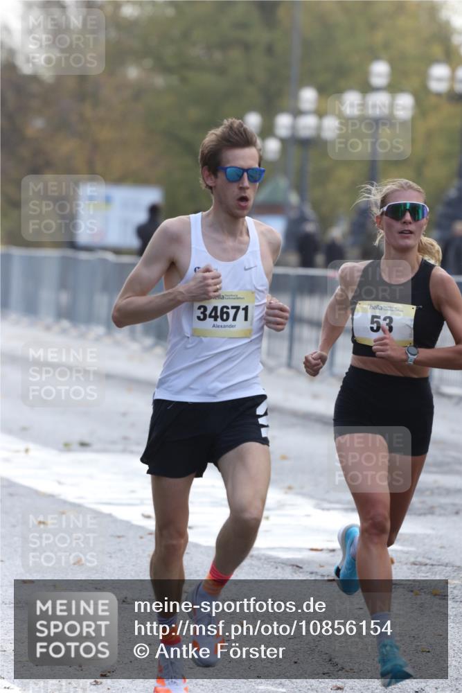 25.10.2026 - hella hamburg halbmarathon Antke Förster http://msf.ph/oto/10856154 25.10.2026 10:11:41 Lombardsbrücke 34671, 53, 47 meine-sportfotos.de