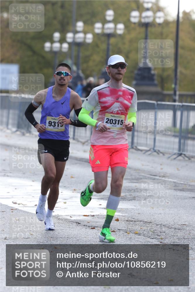 25.10.2026 - hella hamburg halbmarathon Antke Förster http://msf.ph/oto/10856219 25.10.2026 10:13:10 Lombardsbrücke 10664, 20315, 9319 meine-sportfotos.de