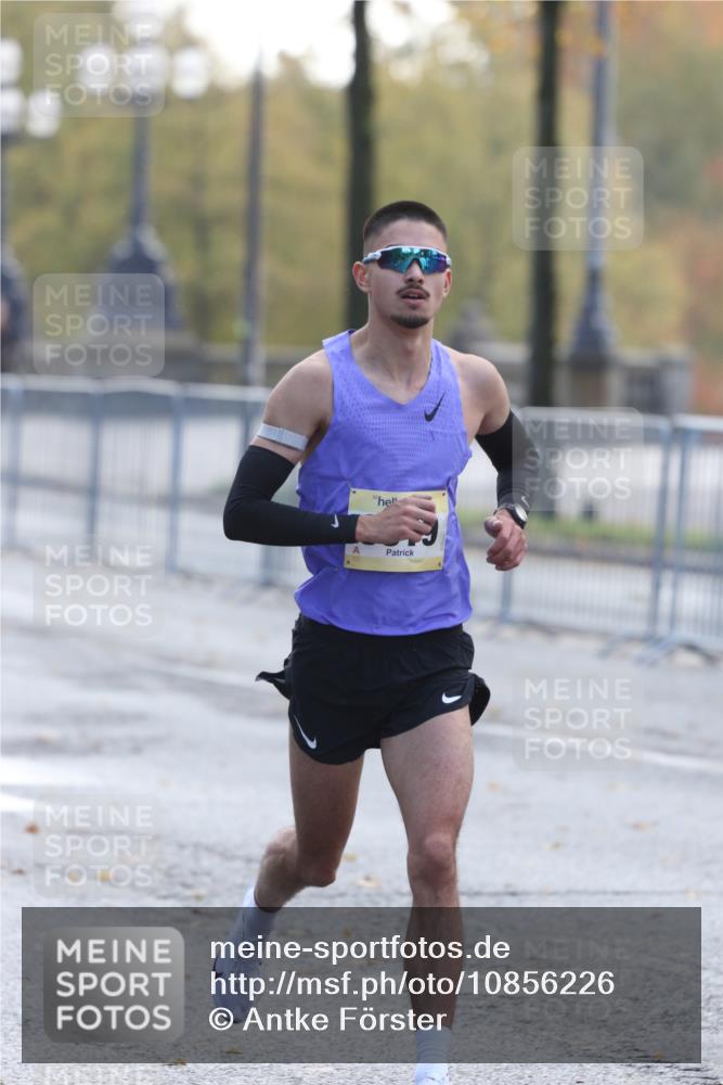 25.10.2026 - hella hamburg halbmarathon Antke Förster http://msf.ph/oto/10856226 25.10.2026 10:13:12 Lombardsbrücke 20315, 10664, 9319 meine-sportfotos.de