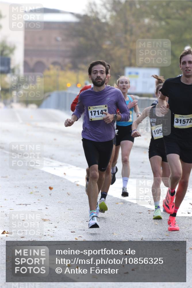 25.10.2026 - hella hamburg halbmarathon Antke Förster http://msf.ph/oto/10856325 25.10.2026 10:14:06 Lombardsbrücke 42, 31572, 13655, 19518, 17147, 44, 34844 meine-sportfotos.de