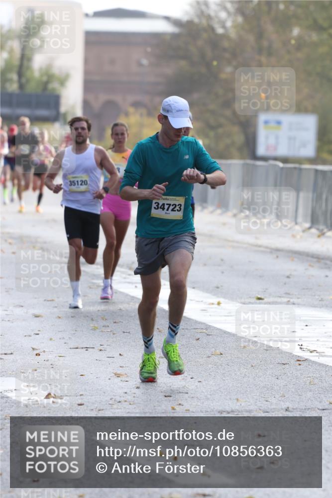 25.10.2026 - hella hamburg halbmarathon Antke Förster http://msf.ph/oto/10856363 25.10.2026 10:14:20 Lombardsbrücke 30471, 34723, 35120, 38, 36396 meine-sportfotos.de