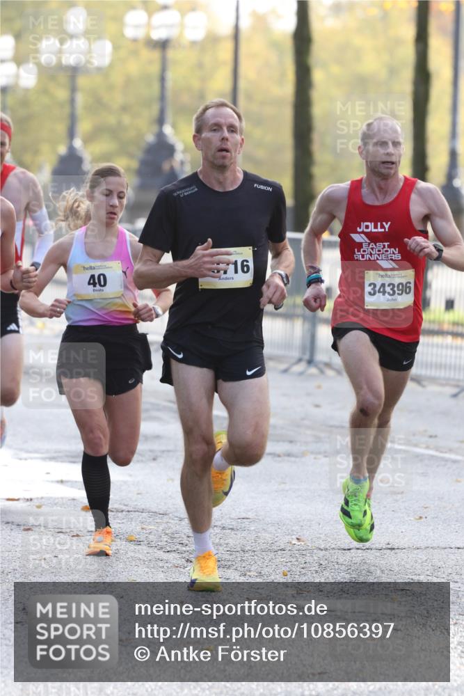25.10.2026 - hella hamburg halbmarathon Antke Förster http://msf.ph/oto/10856397 25.10.2026 10:14:33 Lombardsbrücke 34396, 33716, 35561, 40, 30965, 11655, 16361, 35048 meine-sportfotos.de
