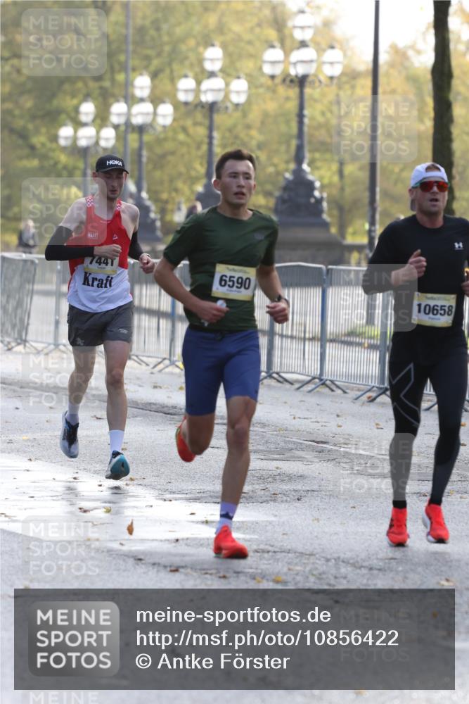 25.10.2026 - hella hamburg halbmarathon Antke Förster http://msf.ph/oto/10856422 25.10.2026 10:14:45 Lombardsbrücke 10658, 6590, 7441 meine-sportfotos.de