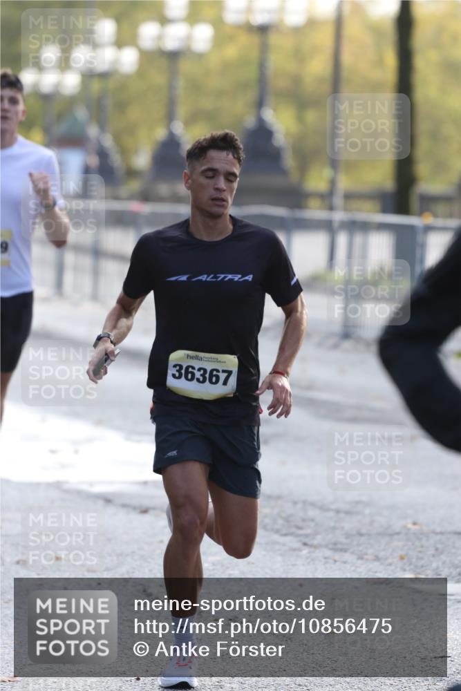 25.10.2026 - hella hamburg halbmarathon Antke Förster http://msf.ph/oto/10856475 25.10.2026 10:15:10 Lombardsbrücke 36367, 22899, 6342 meine-sportfotos.de