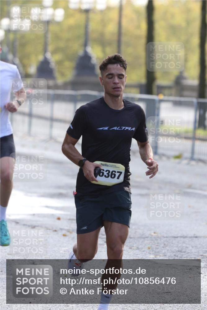 25.10.2026 - hella hamburg halbmarathon Antke Förster http://msf.ph/oto/10856476 25.10.2026 10:15:10 Lombardsbrücke 36367, 22899, 6342 meine-sportfotos.de