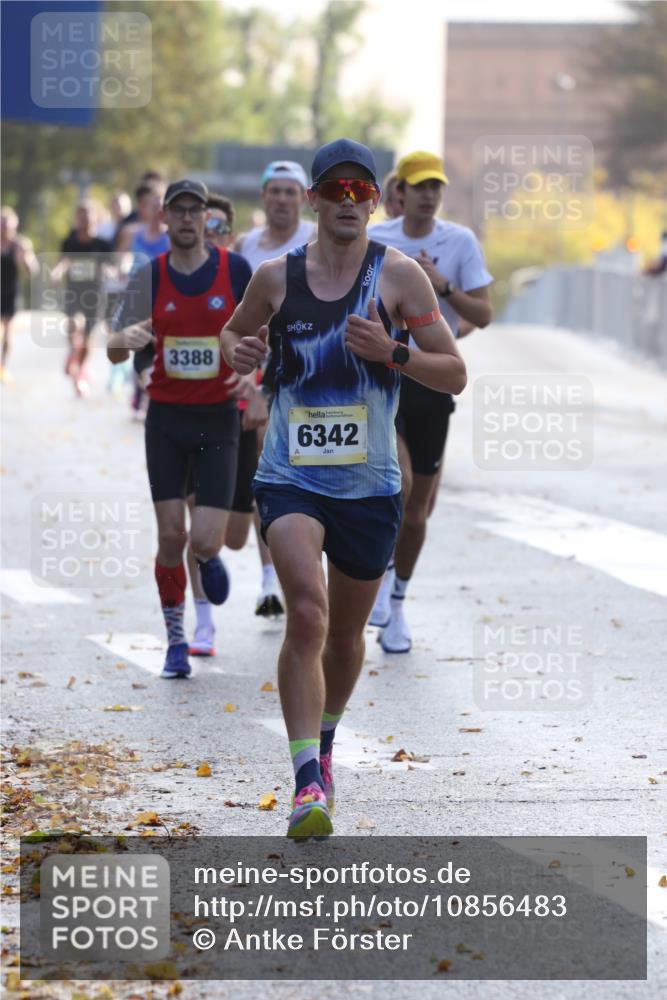 25.10.2026 - hella hamburg halbmarathon Antke Förster http://msf.ph/oto/10856483 25.10.2026 10:15:13 Lombardsbrücke 22899, 6342, 22628, 34314, 33610, 3388, 34758 meine-sportfotos.de