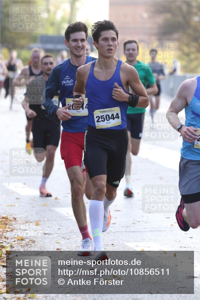 25.10.2026 - hella hamburg halbmarathon Antke Förster http://msf.ph/oto/10856511 25.10.2026 10:15:24 Lombardsbrücke 21049, 20014, 25044, 10985, 10760, 3745, 21386, 32091 meine-sportfotos.de