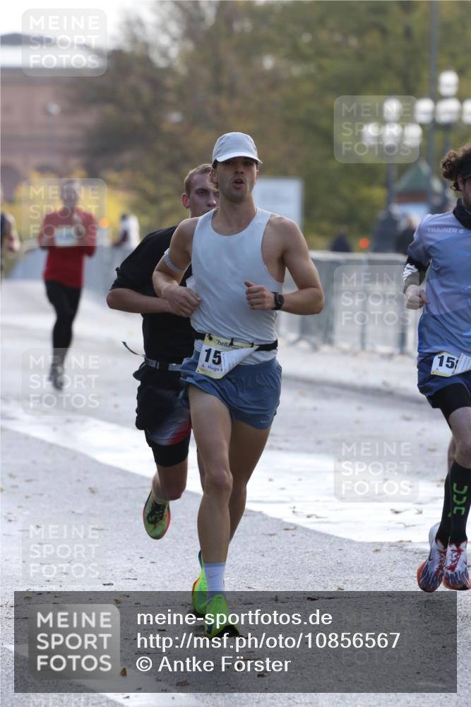 25.10.2026 - hella hamburg halbmarathon Antke Förster http://msf.ph/oto/10856567 25.10.2026 10:15:39 Lombardsbrücke 19706, 35367, 20045, 2997, 30870, 21479, 35006, 15218, 15879, 30034, 24366 meine-sportfotos.de