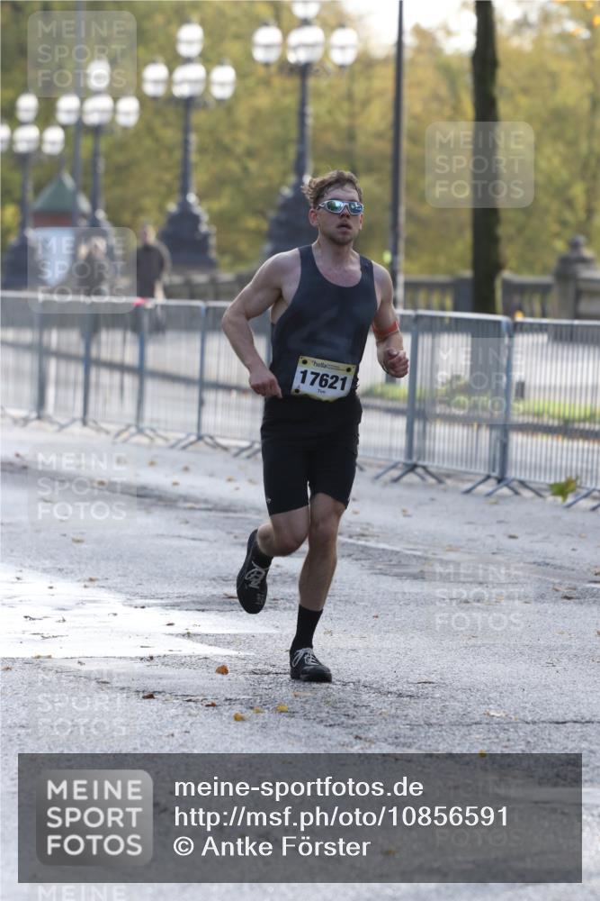 25.10.2026 - hella hamburg halbmarathon Antke Förster http://msf.ph/oto/10856591 25.10.2026 10:15:47 Lombardsbrücke 33007, 17621, 35621 meine-sportfotos.de