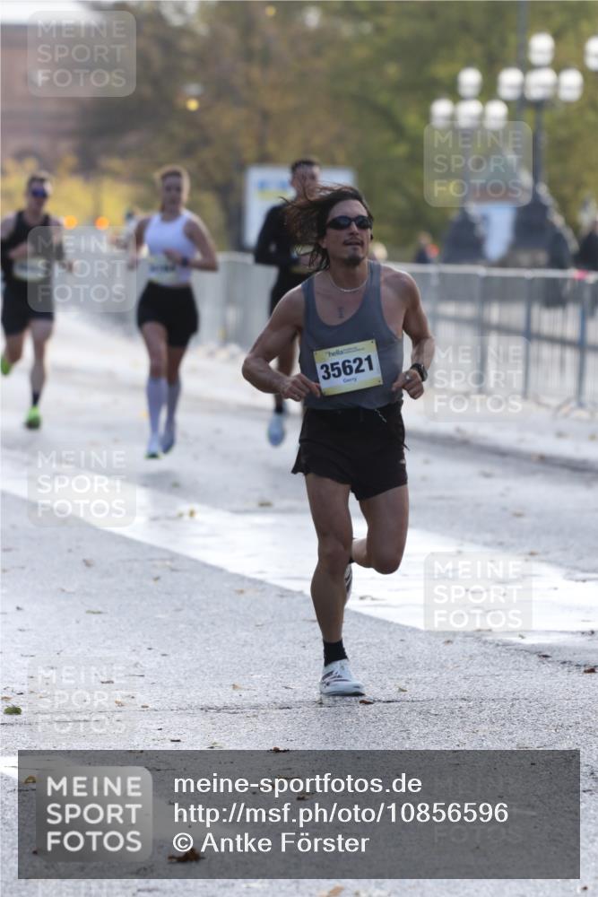 25.10.2026 - hella hamburg halbmarathon Antke Förster http://msf.ph/oto/10856596 25.10.2026 10:15:49 Lombardsbrücke 33007, 17621, 35621 meine-sportfotos.de