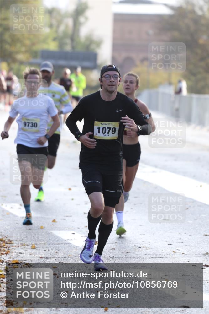25.10.2026 - hella hamburg halbmarathon Antke Förster http://msf.ph/oto/10856769 25.10.2026 10:16:57 Lombardsbrücke 1079, 19917, 48, 9730, 1261 meine-sportfotos.de