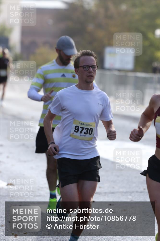 25.10.2026 - hella hamburg halbmarathon Antke Förster http://msf.ph/oto/10856778 25.10.2026 10:17:01 Lombardsbrücke 48, 9730, 1261 meine-sportfotos.de
