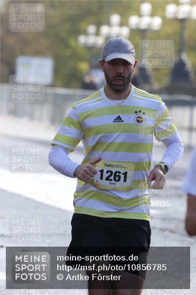 25.10.2026 - hella hamburg halbmarathon Antke Förster http://msf.ph/oto/10856785 25.10.2026 10:17:03 Lombardsbrücke 9730, 1261, 36439 meine-sportfotos.de
