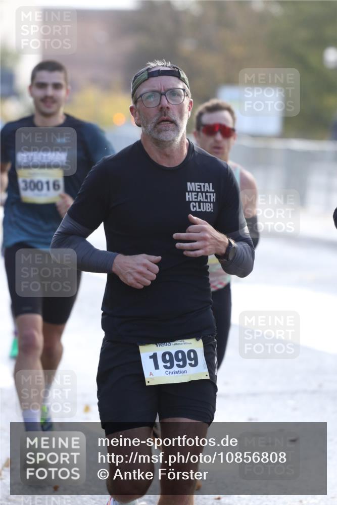 25.10.2026 - hella hamburg halbmarathon Antke Förster http://msf.ph/oto/10856808 25.10.2026 10:17:14 Lombardsbrücke 30218, 1999, 30331, 22520, 30016, 30014, 13755, 2154, 2321, 23702 meine-sportfotos.de