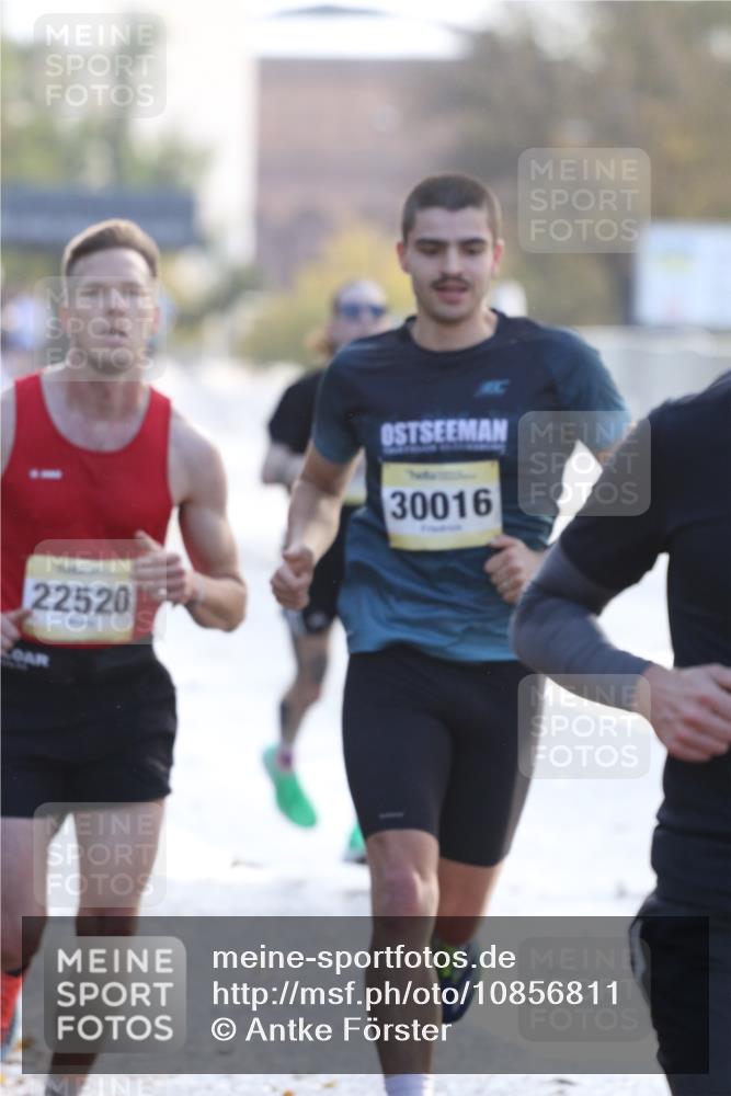 25.10.2026 - hella hamburg halbmarathon Antke Förster http://msf.ph/oto/10856811 25.10.2026 10:17:15 Lombardsbrücke 1999, 30331, 22520, 30014, 30016, 13755, 2154, 2321, 23702, 35458 meine-sportfotos.de