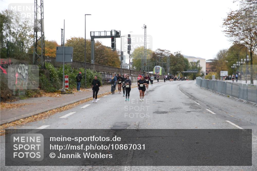25.10.2026 - hella hamburg halbmarathon Jannik Wohlers http://msf.ph/oto/10867031 25.10.2026 12:26:36 Lombardsbrücke  meine-sportfotos.de