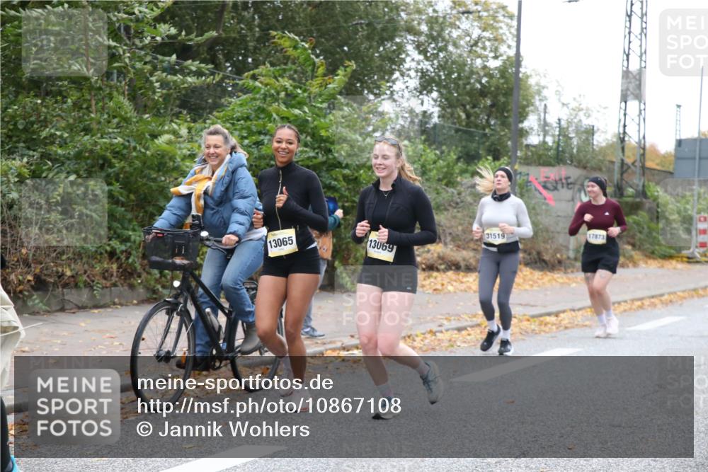 25.10.2026 - hella hamburg halbmarathon Jannik Wohlers http://msf.ph/oto/10867108 25.10.2026 12:26:53 Lombardsbrücke 10683, 13065, 13069, 31519, 17873 meine-sportfotos.de