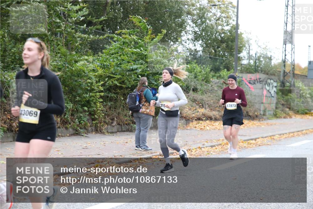 25.10.2026 - hella hamburg halbmarathon Jannik Wohlers http://msf.ph/oto/10867133 25.10.2026 12:26:54 Lombardsbrücke 10683, 13065, 13069, 31519, 17873 meine-sportfotos.de