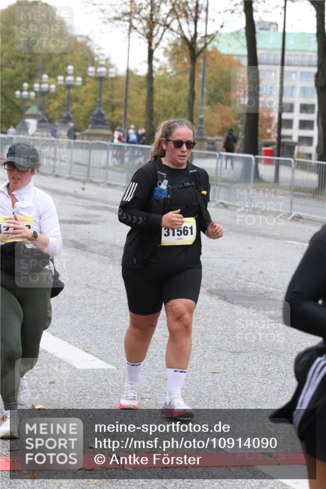 25.10.2026 - hella hamburg halbmarathon Antke Förster http://msf.ph/oto/10914090 25.10.2026 12:26:32 Lombardsbrücke 12223, 31561 meine-sportfotos.de