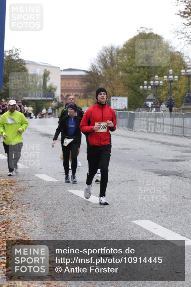 25.10.2026 - hella hamburg halbmarathon Antke Förster http://msf.ph/oto/10914445 25.10.2026 12:27:02 Lombardsbrücke 21007, 7894, 7891 meine-sportfotos.de