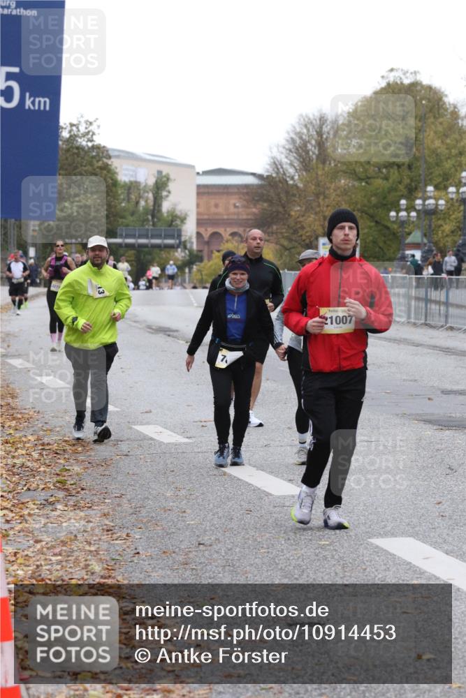 25.10.2026 - hella hamburg halbmarathon Antke Förster http://msf.ph/oto/10914453 25.10.2026 12:27:03 Lombardsbrücke 21007, 7891, 7894, 35387, 6213 meine-sportfotos.de
