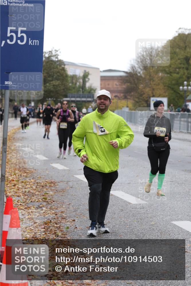 25.10.2026 - hella hamburg halbmarathon Antke Förster http://msf.ph/oto/10914503 25.10.2026 12:27:08 Lombardsbrücke 7894, 7891, 35387, 6213, 34387 meine-sportfotos.de