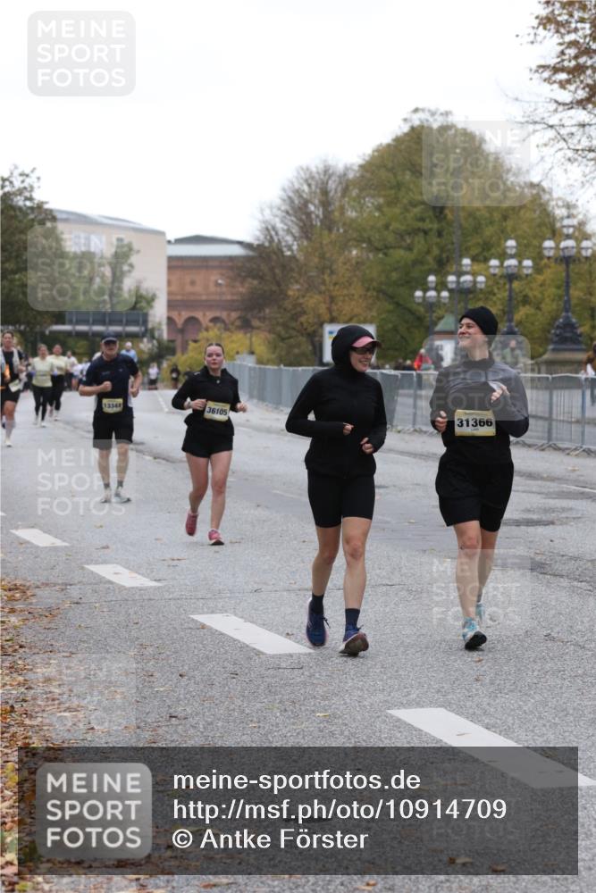 25.10.2026 - hella hamburg halbmarathon Antke Förster http://msf.ph/oto/10914709 25.10.2026 12:27:24 Lombardsbrücke 31367, 31366 meine-sportfotos.de