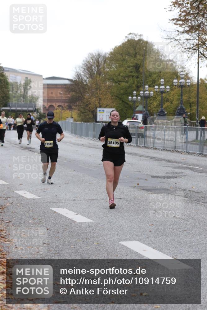 25.10.2026 - hella hamburg halbmarathon Antke Förster http://msf.ph/oto/10914759 25.10.2026 12:27:28 Lombardsbrücke 31367, 31366, 36105 meine-sportfotos.de