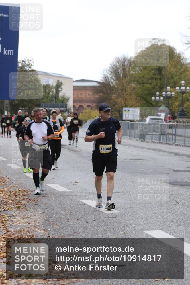 25.10.2026 - hella hamburg halbmarathon Antke Förster http://msf.ph/oto/10914817 25.10.2026 12:27:32 Lombardsbrücke 36105, 13344 meine-sportfotos.de