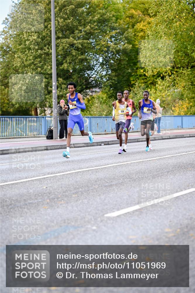 25.10.2026 - hella hamburg halbmarathon Dr. Thomas Lammeyer http://msf.ph/oto/11051969 25.10.2026 10:09:04 Kennedybrücke 19 meine-sportfotos.de