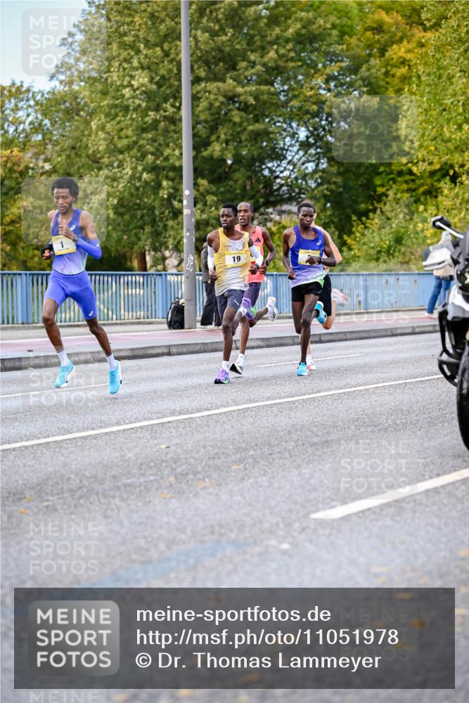 25.10.2026 - hella hamburg halbmarathon Dr. Thomas Lammeyer http://msf.ph/oto/11051978 25.10.2026 10:09:04 Kennedybrücke 1, 19 meine-sportfotos.de